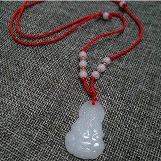 Dây chuyền phong thủy mặt đá màu trắnggiá sỉ 10k bao gồm dây và mặt mẫu đẹp