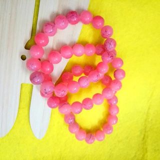 chuỗi đeo tay phong thủy hạt đá hồng 10li