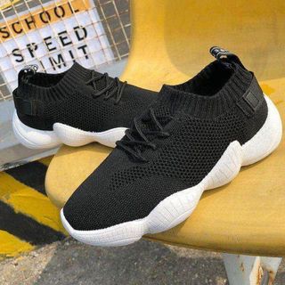 Giày nữ sneaker kiểu lạ bao đẹp mềm mại tha hồ chạy 500