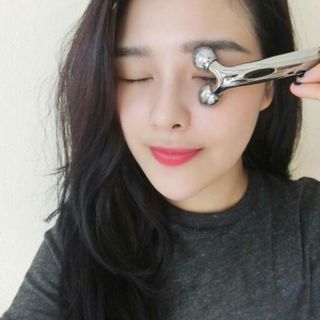 Thanh lăn massage 3D mặt và cơ thể