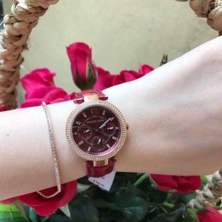 đồng hồ nữ MK đỏ mận quyền lực