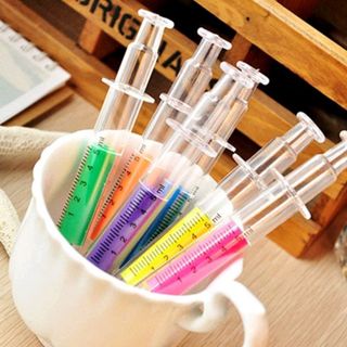 bút đánh dấu nhiều màu