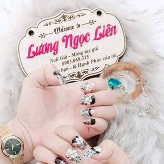 Móng tay giả