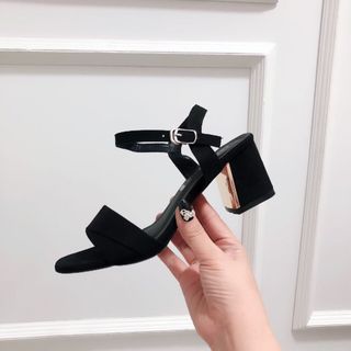 Giày sandal hở hậu