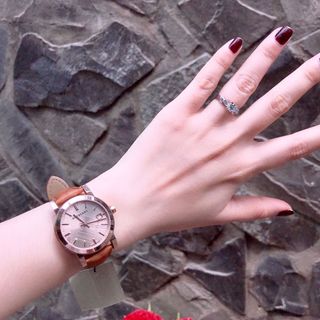 Đồng hồ nữ buberrry nữ màu nâu
