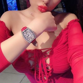Đồng hồ nữ viền đá siêu hot