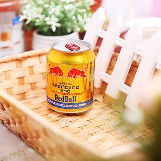 Nước tăng lực REDBULL bò húc VN --hương vị thơm ngon không cưỡng lại được-- giá sỉ