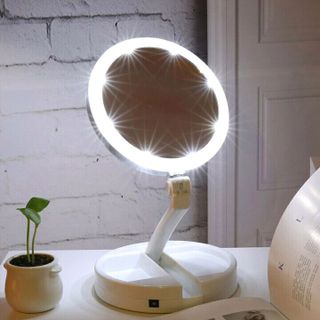 gương trang điểm gập gọn có đèn