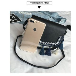 Túi Đeo Chéo Phong Cách Vintage Phối Tua Rua Siêu Xinh D8903