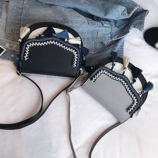 Túi Đeo Chéo Phong Cách Vintage Phối Tua Rua Siêu Xinh D8903