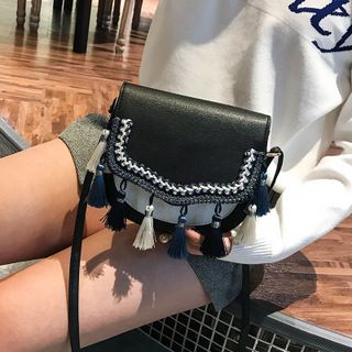 Túi Đeo Chéo Phong Cách Vintage Phối Tua Rua Siêu Xinh D8903
