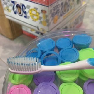 Bàn chải lông mềm SUREE xuất xứ thái lan 1 hộp/30 cây