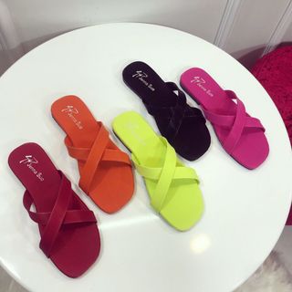 Dép chéo nữ màu