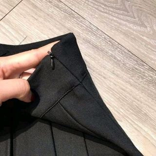 chân váy dập ly