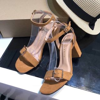 Sandal nữ gót trụ