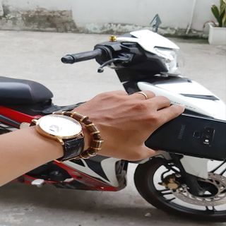 Vòng tay trầm hương sánh chìm bọc vàng