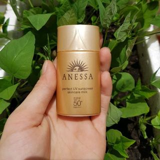 Sữa chống nắng Anessa Perfect UV 
Milk 20ml