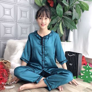 Phi lụa bèo tay lở