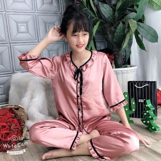 Phi lụa bèo tay lở