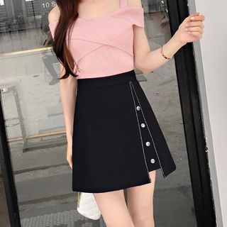 Chân váy chữ A trang trí nút chất cotton 4 chiều