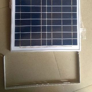Bộ Đèn Pha Led Năng Lượng Mặt Trời 20w