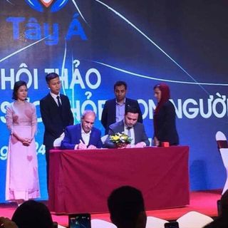 Nhuỵ Hoa Nghệ Tây Bahraman Saffron tặng bình thuỷ tinh