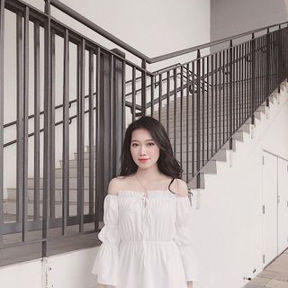 đầm dạo phố bèo trắng tinh khôi