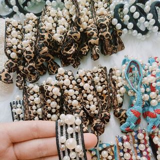 Cột tóc thổ cẩm da beo