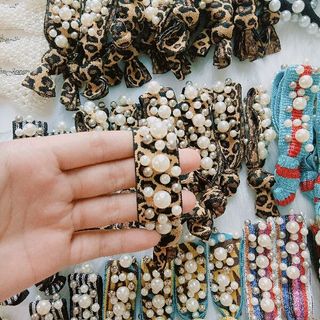 Cột tóc thổ cẩm da beo