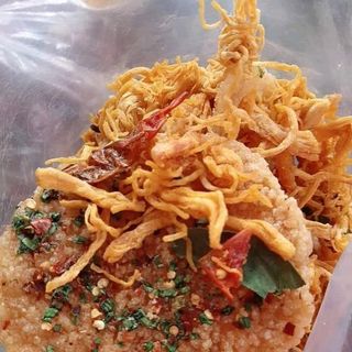 Cơmcháy lắc khô gà