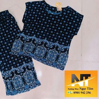 Bộ đồ ống rộng lửng trung niên