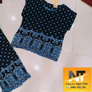 Bộ đồ ống rộng lửng trung niên