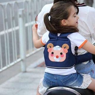 đai an toàn cho bé đi xe