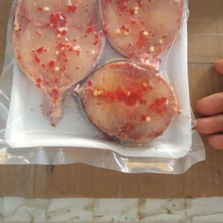 Cá bóp ướp ớt