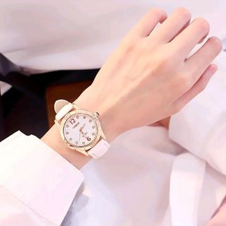 đồng hồ thời trang nhiều mẫu
