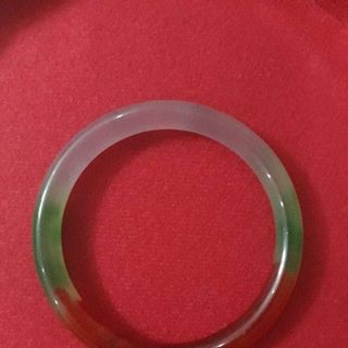 vòng đá cẩm thạch chuẩn 100