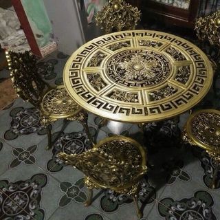 bàn ghế nhôm đúc sơn như vàng