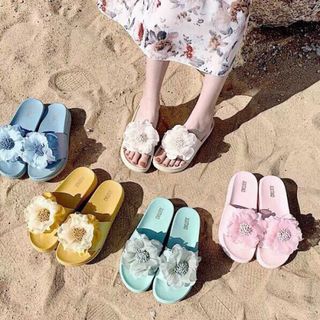 Dép nhựa hoa cute
