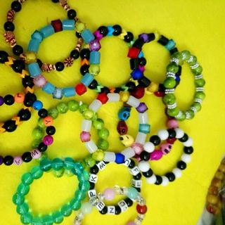 combo 10 Vòng tay đủ mẫu đủ màu ngẫu nhiên Giá sỉ 75k 10 cái
