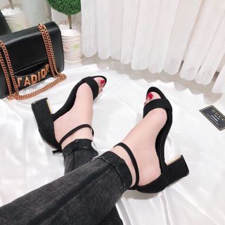 Giày sandal gót