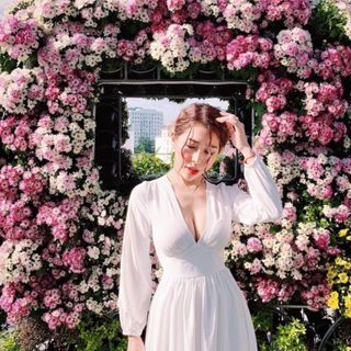 Đầm Maxi Cổ V Tay Dài
