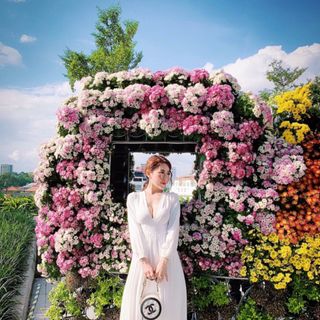 Đầm Maxi Cổ V Tay Dài