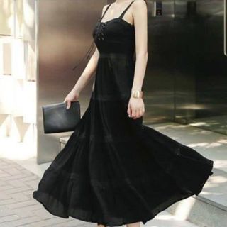Đầm Maxi Đục Lỗ Đen
