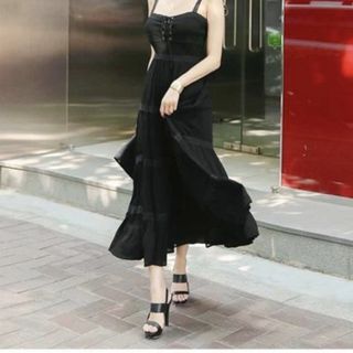 Đầm Maxi Đục Lỗ Đen