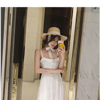 Đầm Maxi Đục Lỗ Trắng