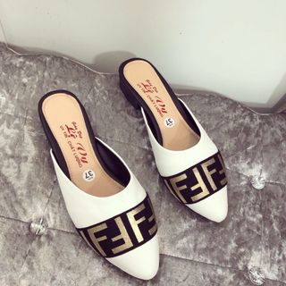 Dép sục s