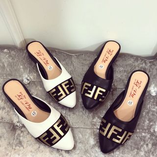 Dép sục s