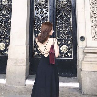 Đầm Maxi Cổ V Dây Chéo