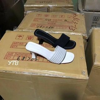 dép cao gót nữ2 màu đen và trắng