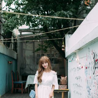 Đầm Maxi Viền Ren Trễ Vai